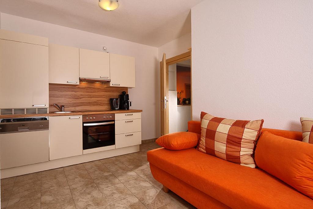 Zell Apartment *